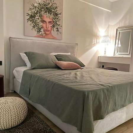 Cozy Apartment Opposite The Beach Athen Exterior foto