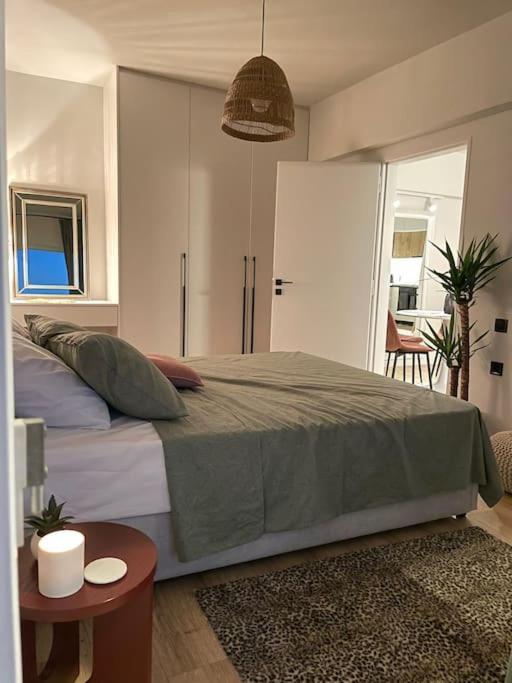 Cozy Apartment Opposite The Beach Athen Exterior foto